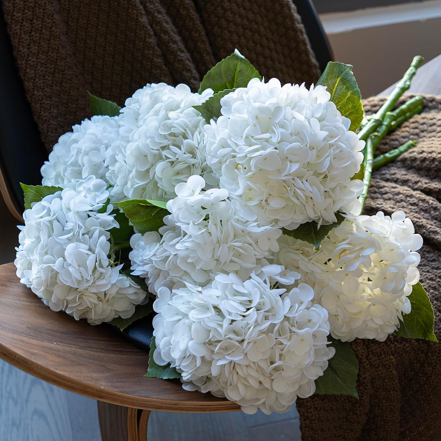 Full round big bloom white hydrangea silk flowers bunch with fresh green leaves for DIY vase arrangement decor